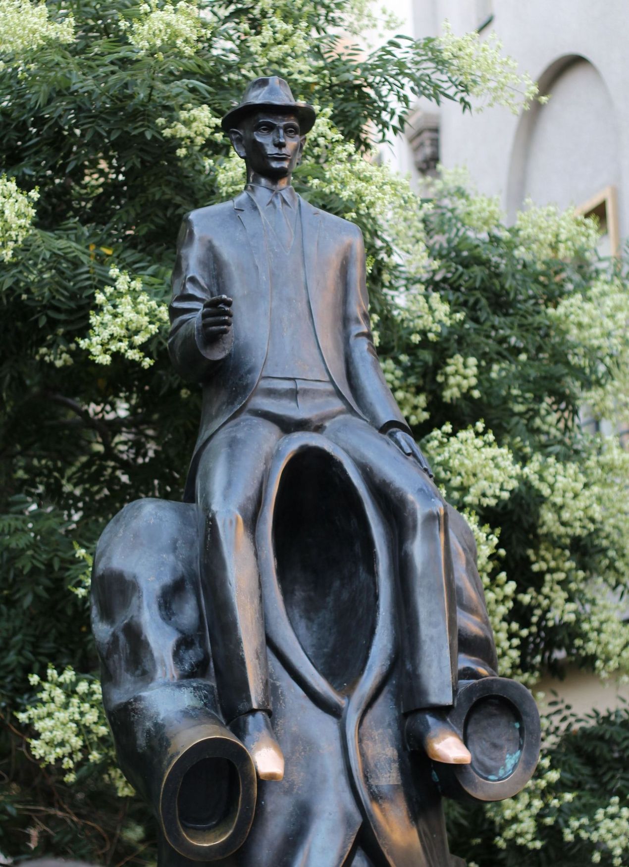 Statue von Franz Kafka