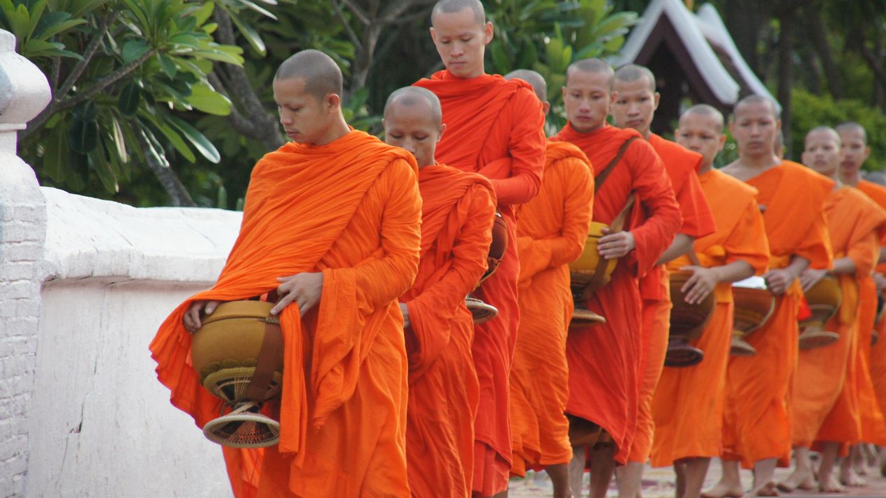 Buddhistische Almosengabe in Luang Prabang