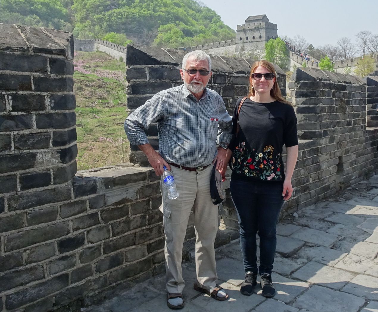 Walter Eggenberger und Céline Nydegger auf der chinesischen Mauer