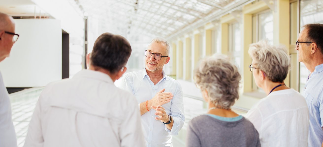 Studienreisen mit Expert*innen Studienreisen mit Expert*innen