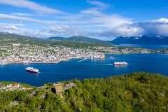 Blick von Gangsåstoppen auf die Stadt Harstad 