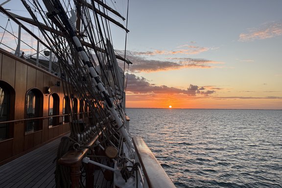 Sonnenuntergang an Bord